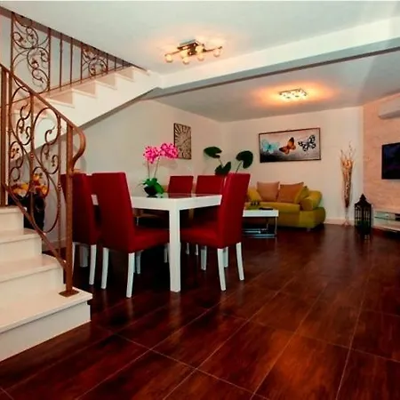 Βίλα Zara Τρογκίρ